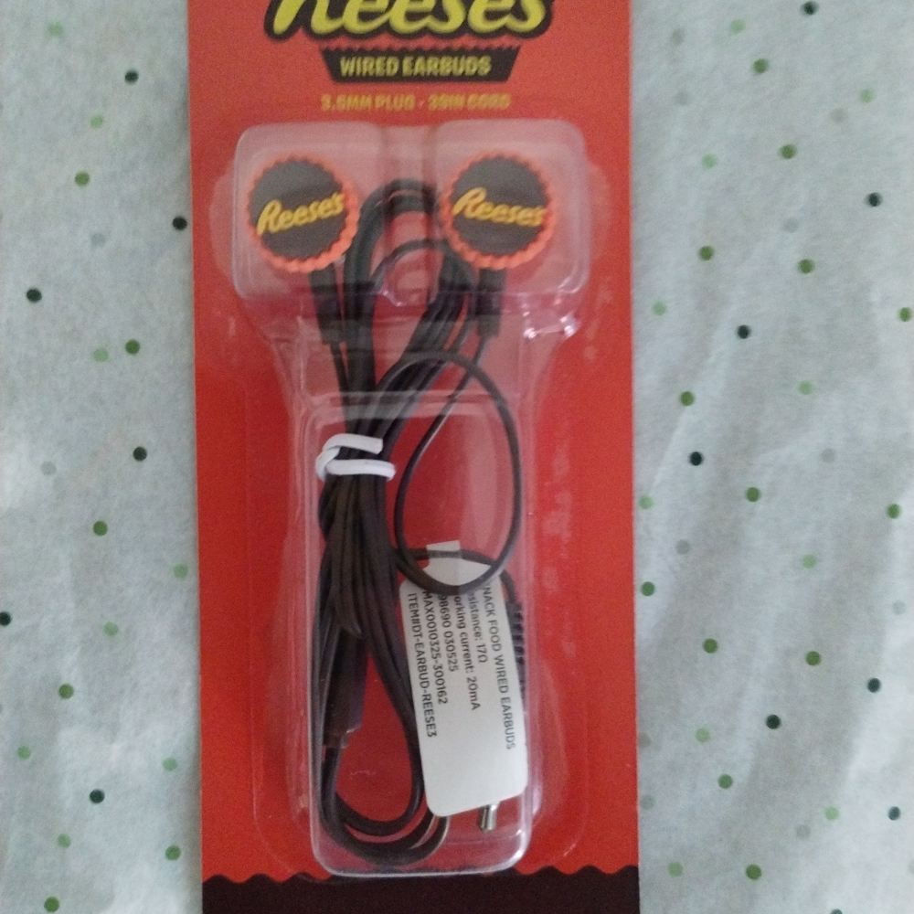 Reese's   Wired  Earbuds